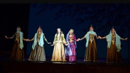 Такого еще не было! Потрясающая премьера грандиозной оперы "Мехсети" с 3D оформлением в Баку (ВИДЕО, ФОТО)