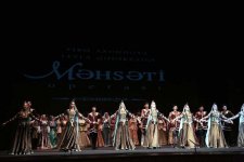 Такого еще не было! Потрясающая премьера грандиозной оперы "Мехсети" с 3D оформлением в Баку (ВИДЕО, ФОТО)