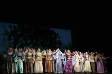 Такого еще не было! Потрясающая премьера грандиозной оперы "Мехсети" с 3D оформлением в Баку (ВИДЕО, ФОТО)