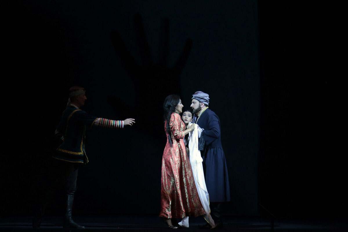 Такого еще не было! Потрясающая премьера грандиозной оперы "Мехсети" с 3D оформлением в Баку (ВИДЕО, ФОТО)