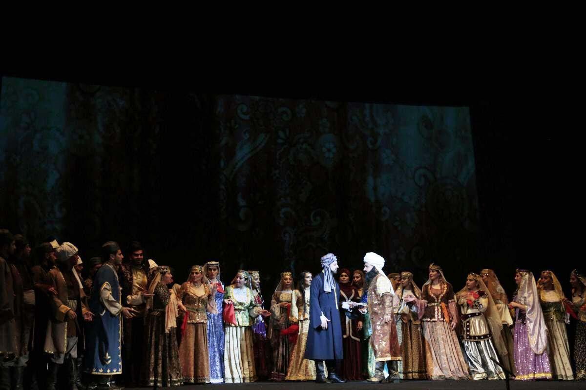 Такого еще не было! Потрясающая премьера грандиозной оперы "Мехсети" с 3D оформлением в Баку (ВИДЕО, ФОТО)