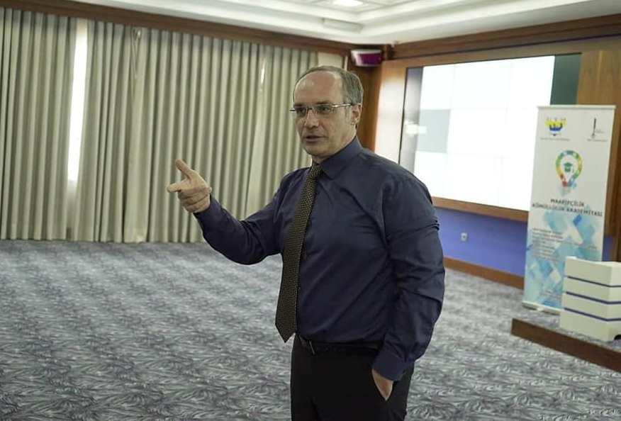 Азербайджанский бизнес-тренер стал лауреатом Российского конкурса "Менеджмент 2019" (ФОТО)