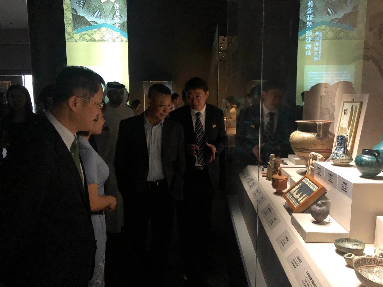 Азербайджанские ковры и ювелирные изделия вызвали большой интерес в Китае (ФОТО)