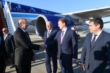 Президент Ильхам Алиев прибыл с рабочим визитом в Россию (ФОТО)