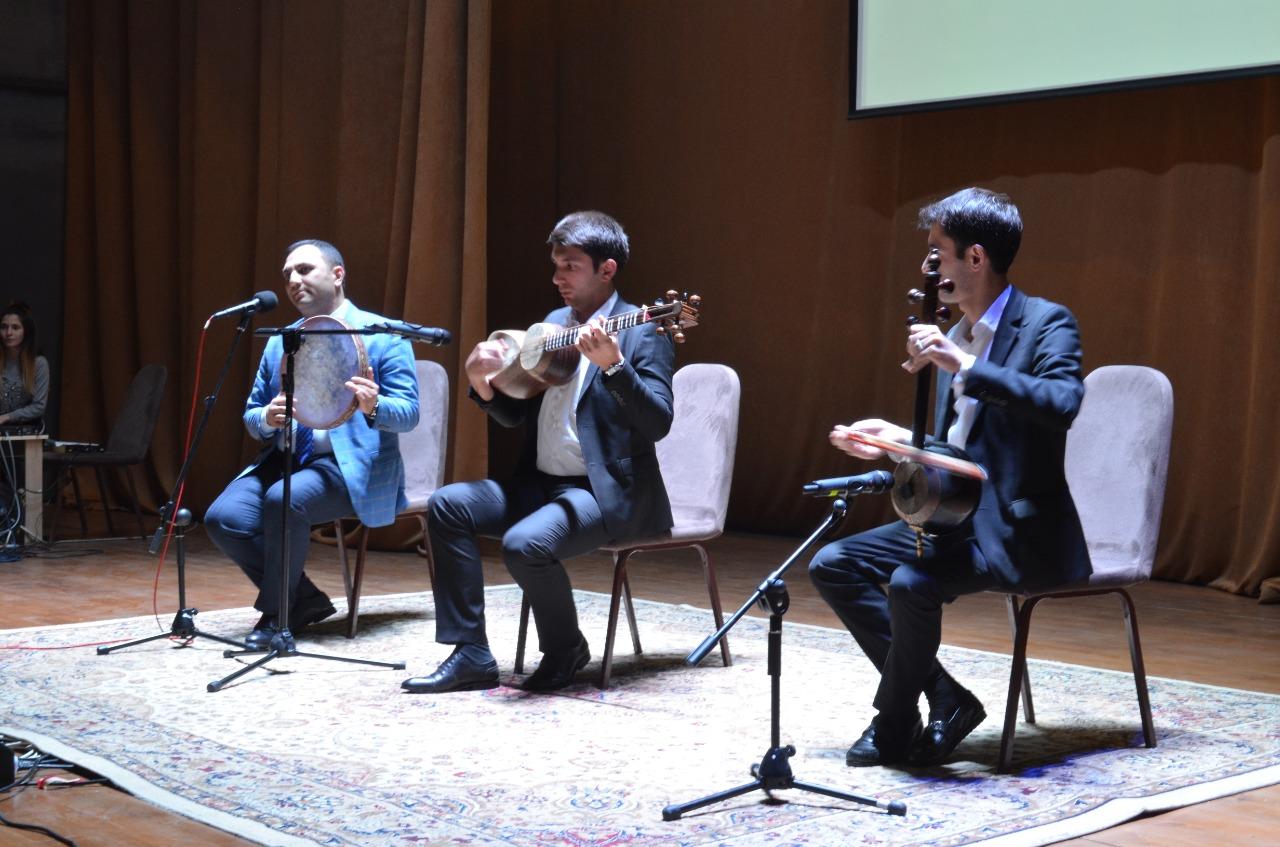 Путешествие мугама в поселок Гызылдаш  (ФОТО)