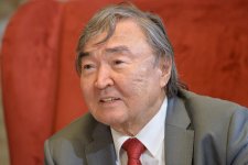 Великий казах Олжас Сулейменов в литературном Баку (ФОТО)