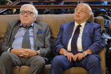 Великий казах Олжас Сулейменов в литературном Баку (ФОТО)