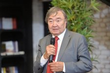 Великий казах Олжас Сулейменов в литературном Баку (ФОТО)