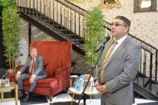 Великий казах Олжас Сулейменов в литературном Баку (ФОТО)