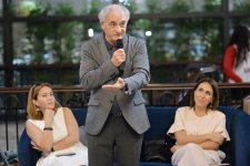 Великий казах Олжас Сулейменов в литературном Баку (ФОТО)