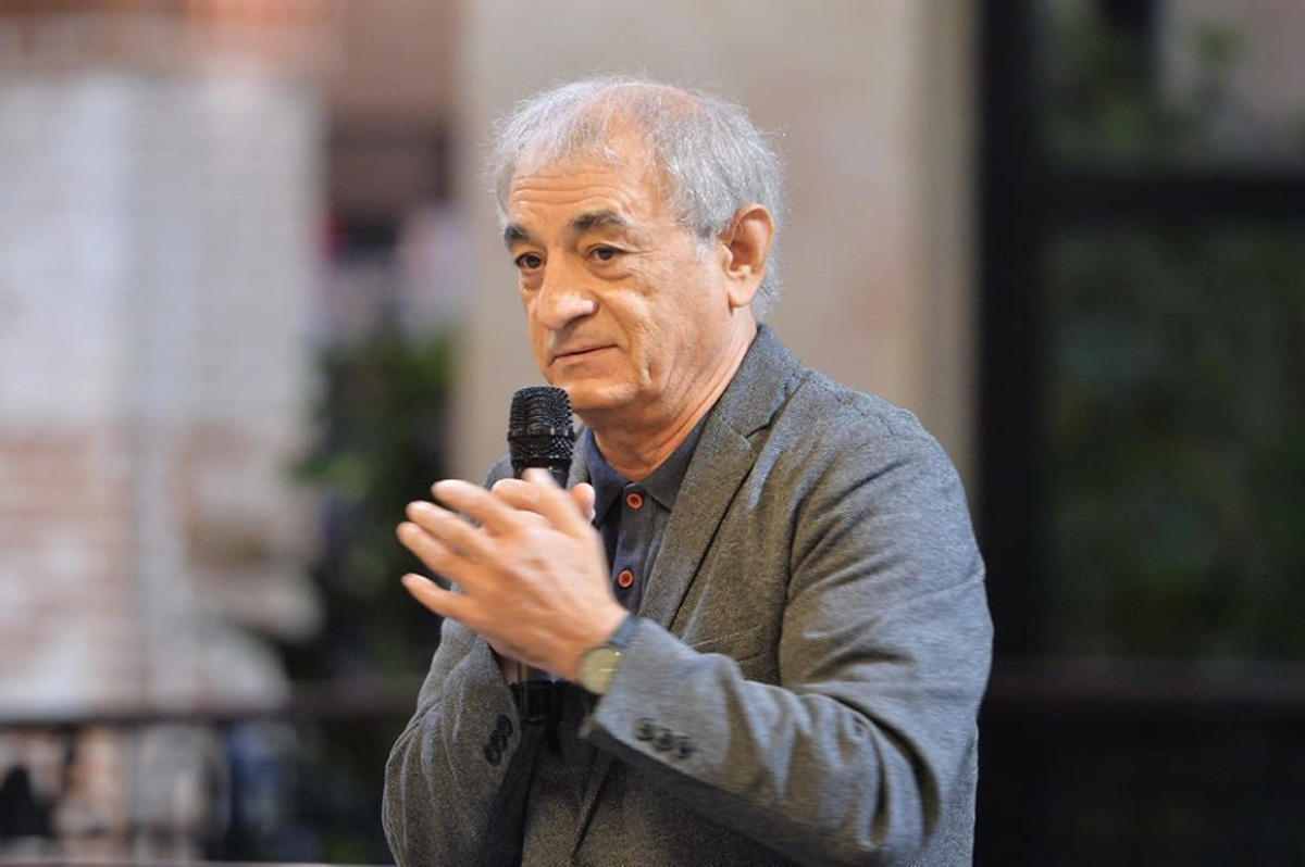 Великий казах Олжас Сулейменов в литературном Баку (ФОТО)