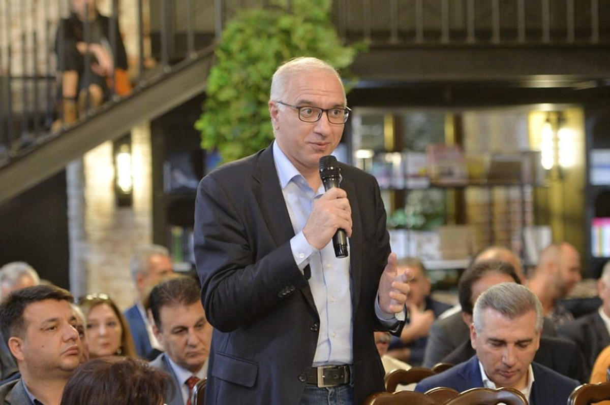 Великий казах Олжас Сулейменов в литературном Баку (ФОТО)