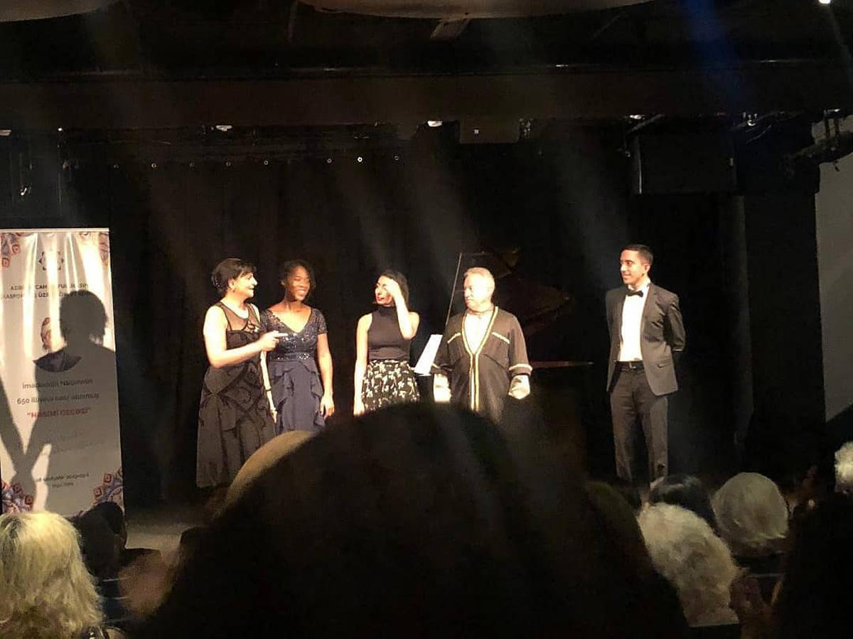 Американцы исполняют газели Насими и играют на азербайджанских инструментах (ФОТО)