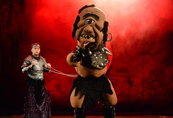 В Баку появился легендарный купец, моряк и путешественник (ФОТО)