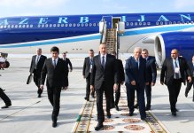 Президент Ильхам Алиев прибыл с рабочим визитом в Туркменистан (ФОТО)