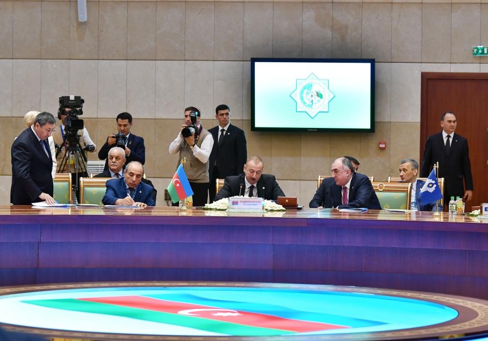 Президент Ильхам Алиев принял участие в заседании Совета глав государств СНГ в расширенном составе в Ашгабаде (ФОТО)