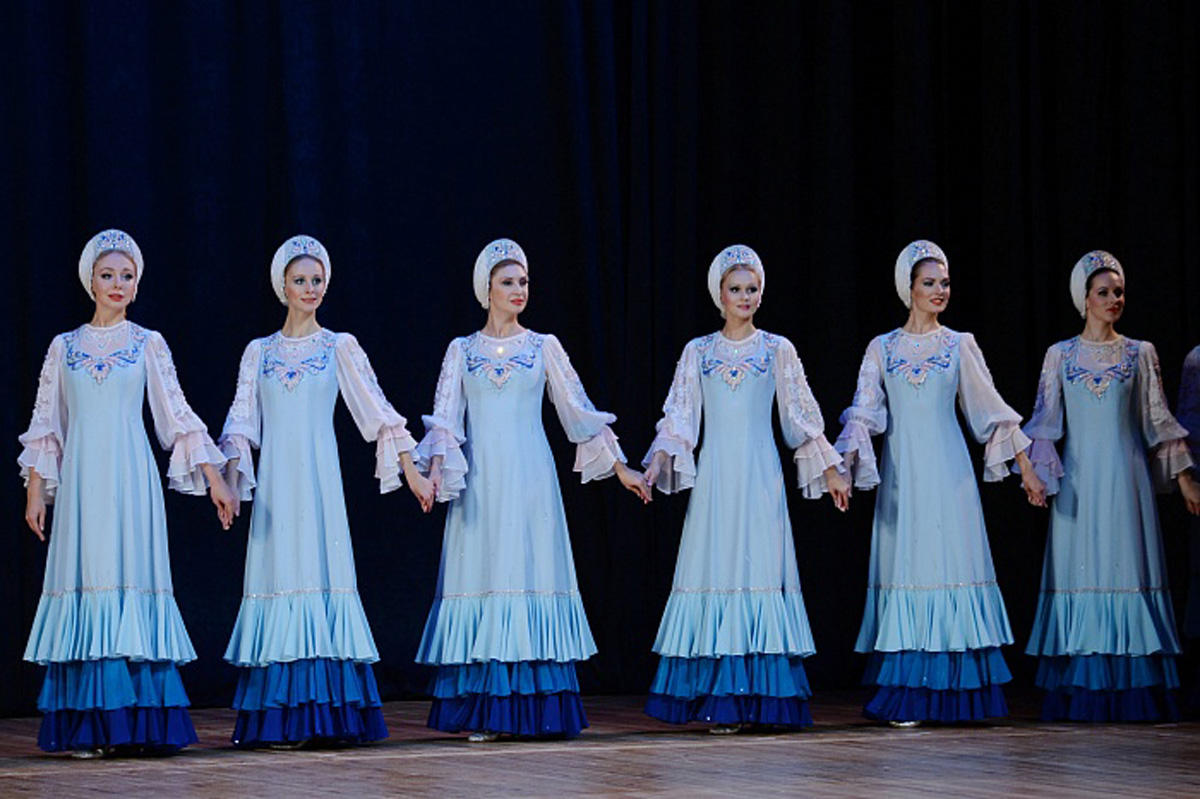 Дни России в Азербайджане. А какие девушки плывут, словно лебедушки, по сцене! (ФОТО)