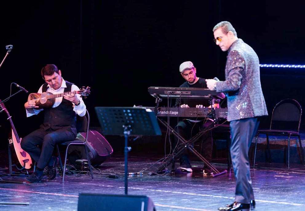 Азербайджанцы в Астрахани - Черная комната, этническая музыка и надежды на следующие встречи(ФОТО)