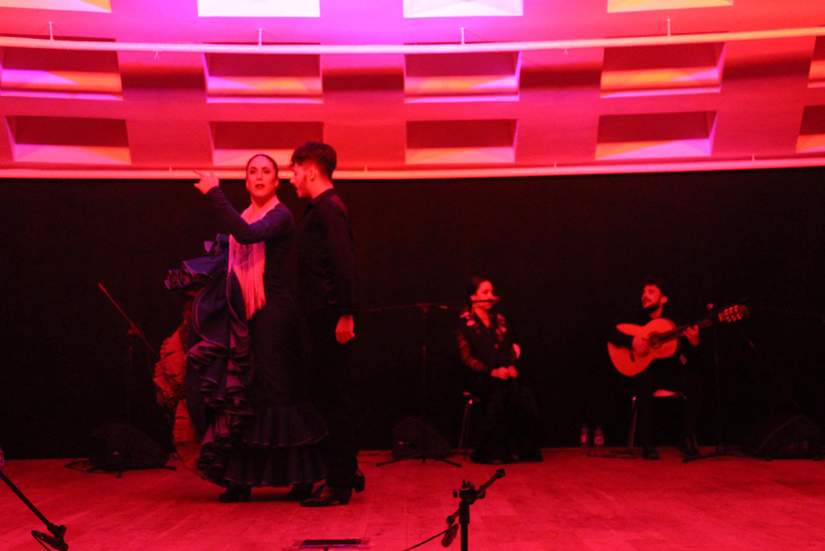 Невероятная Испания в солнечном Баку - экспрессия в танце и городских пейзажах (ВИДЕО, ФОТО)