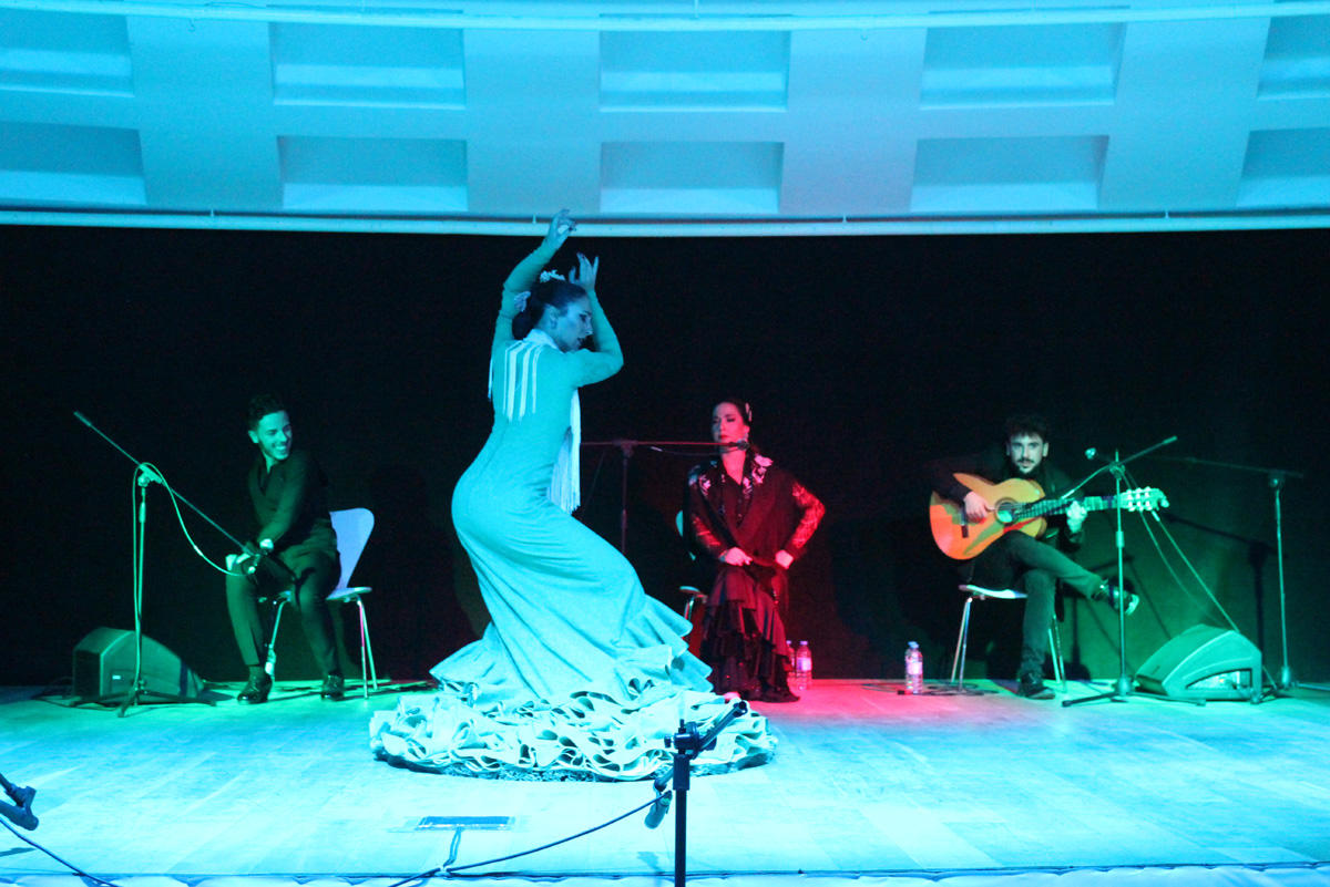 Невероятная Испания в солнечном Баку - экспрессия в танце и городских пейзажах (ВИДЕО, ФОТО)