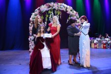 Из Гянджи на обложки глянцевых изданий – модное дефиле осень-зима (ФОТО)