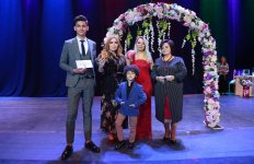 Из Гянджи на обложки глянцевых изданий – модное дефиле осень-зима (ФОТО)