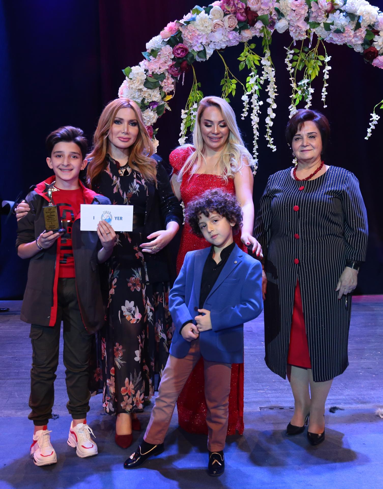 Из Гянджи на обложки глянцевых изданий – модное дефиле осень-зима (ФОТО)