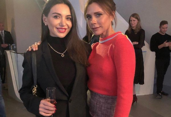 Азербайджанская телеведущая встретилась с Викторией Бекхэм (ФОТО)