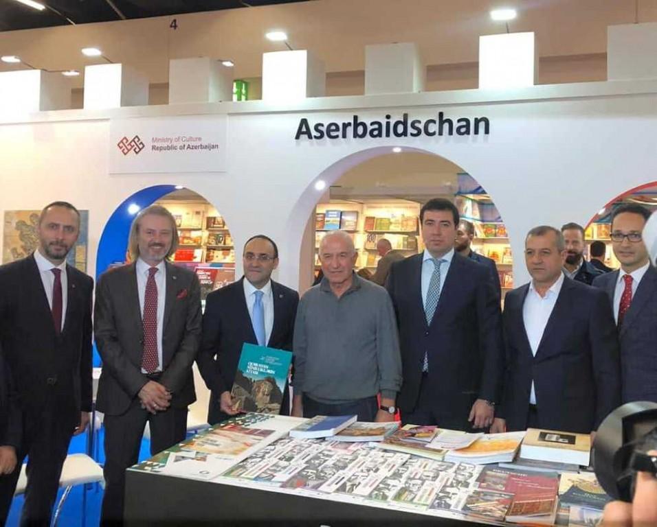 Азербайджан представлен на Международной книжной выставке во Франкфурте-на-Майне (ФОТО)