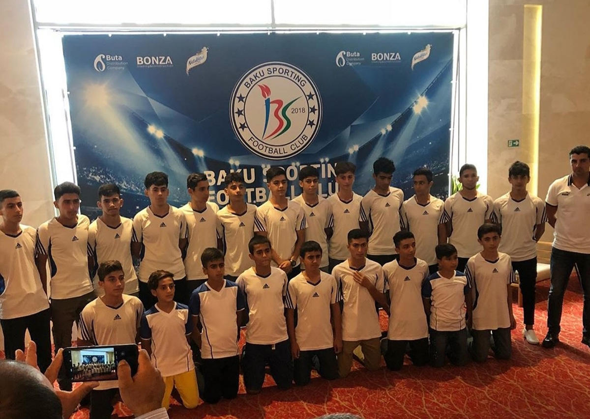 Азербайджанские звезды поддерживают футбол и отправляют Айхана в "Валенсию" (ФОТО/ВИДЕО)