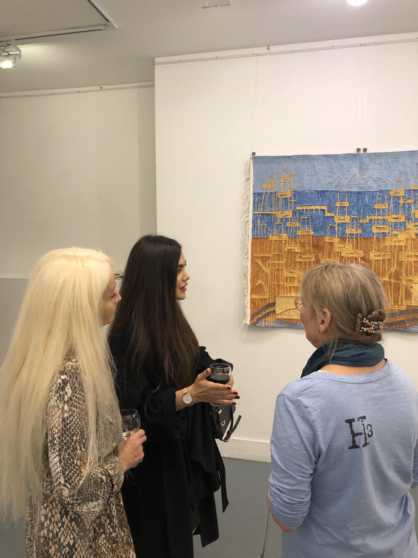 "Нефтяные скважины" азербайджанки в Великобритании (ФОТО)