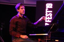 Своеобразный педагог-оркестр и Aron Talas Trio зажгли огни вечернего Баку (ФОТО)