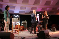 Красавица из Франции обворожила  бакинцев (ВИДЕО, ФОТО)