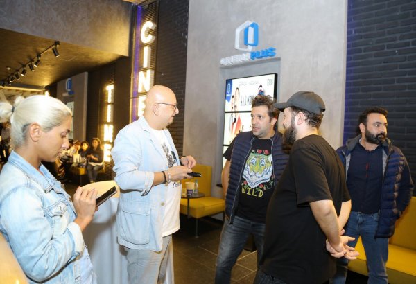 Известный турок рассмешил до слез бакинцев (ФОТО, ВИДЕО)