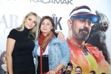 Известный турок рассмешил до слез бакинцев (ФОТО, ВИДЕО)