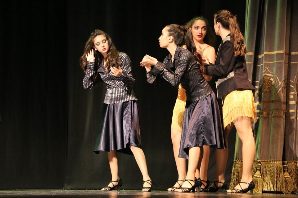 Мир криминального Чикаго и кабаре-шоу в Баку (ВИДЕО, ФОТО)