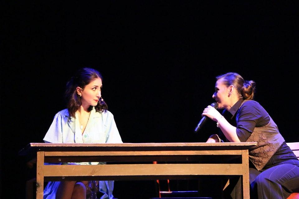 Мир криминального Чикаго и кабаре-шоу в Баку (ВИДЕО, ФОТО)