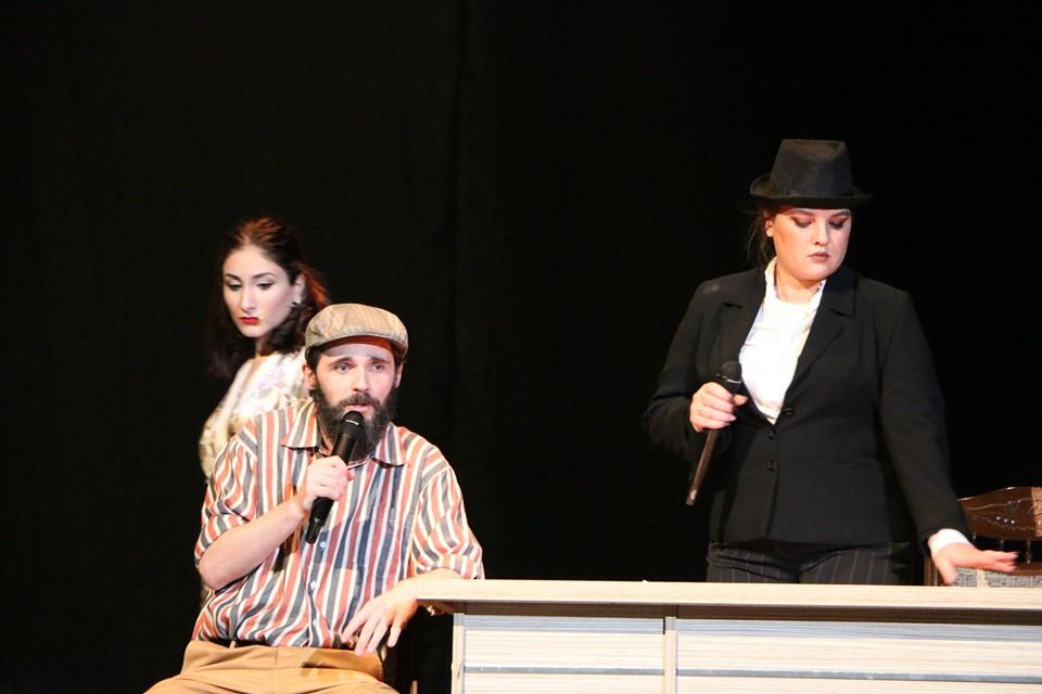 Мир криминального Чикаго и кабаре-шоу в Баку (ВИДЕО, ФОТО)