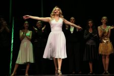 Мир криминального Чикаго и кабаре-шоу в Баку (ВИДЕО, ФОТО)