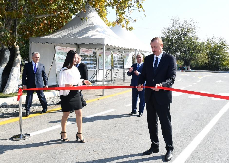 Президент Ильхам Алиев принял участие в церемонии сдачи в эксплуатацию автодороги в Агдаше (ФОТО)