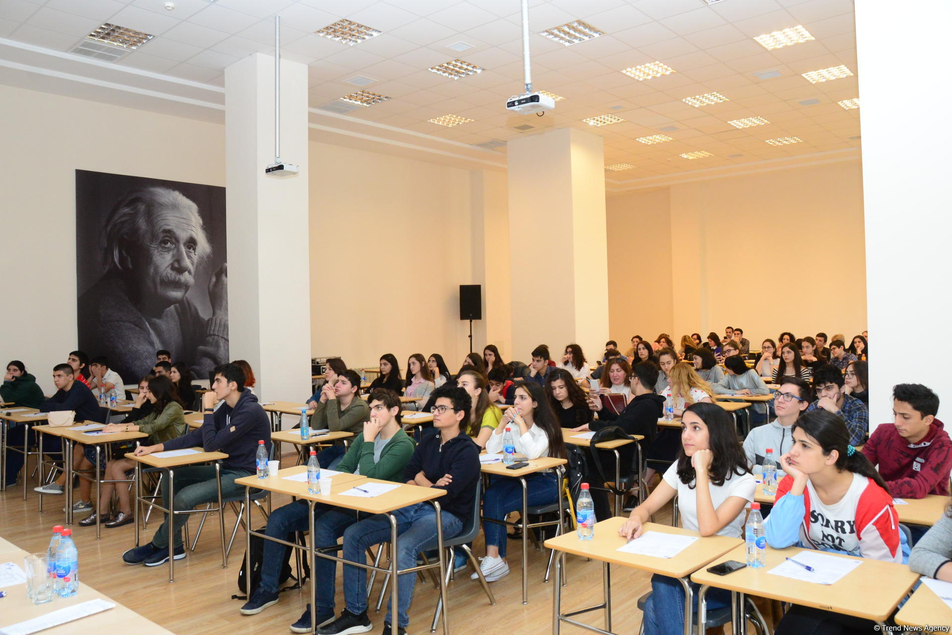 В Бакинском филиале МГУ имени М.В.Ломоносова прошел традиционный международный «Географический диктант» (ФОТО)
