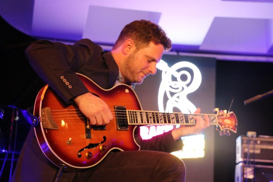 Claire Parsons & Eran Har Even показали свою любовь в Баку (ВИДЕО, ФОТО)