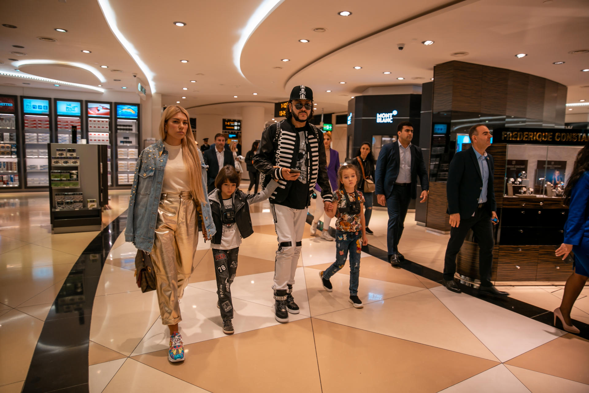 Филипп Киркоров признался в любви к Азербайджану – интересная беседа с Королем в аэропорту (ФОТО/ВИДЕО)