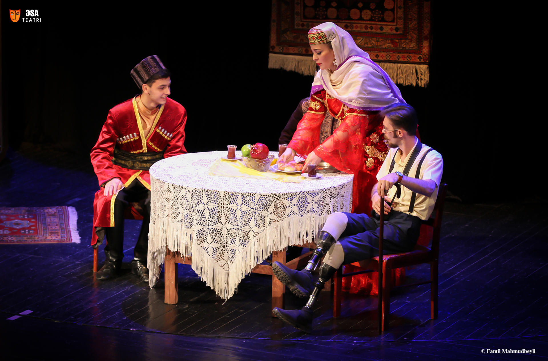 Как азербайджанцы взрывали Париж, или Бесплатный билет (ФОТО)