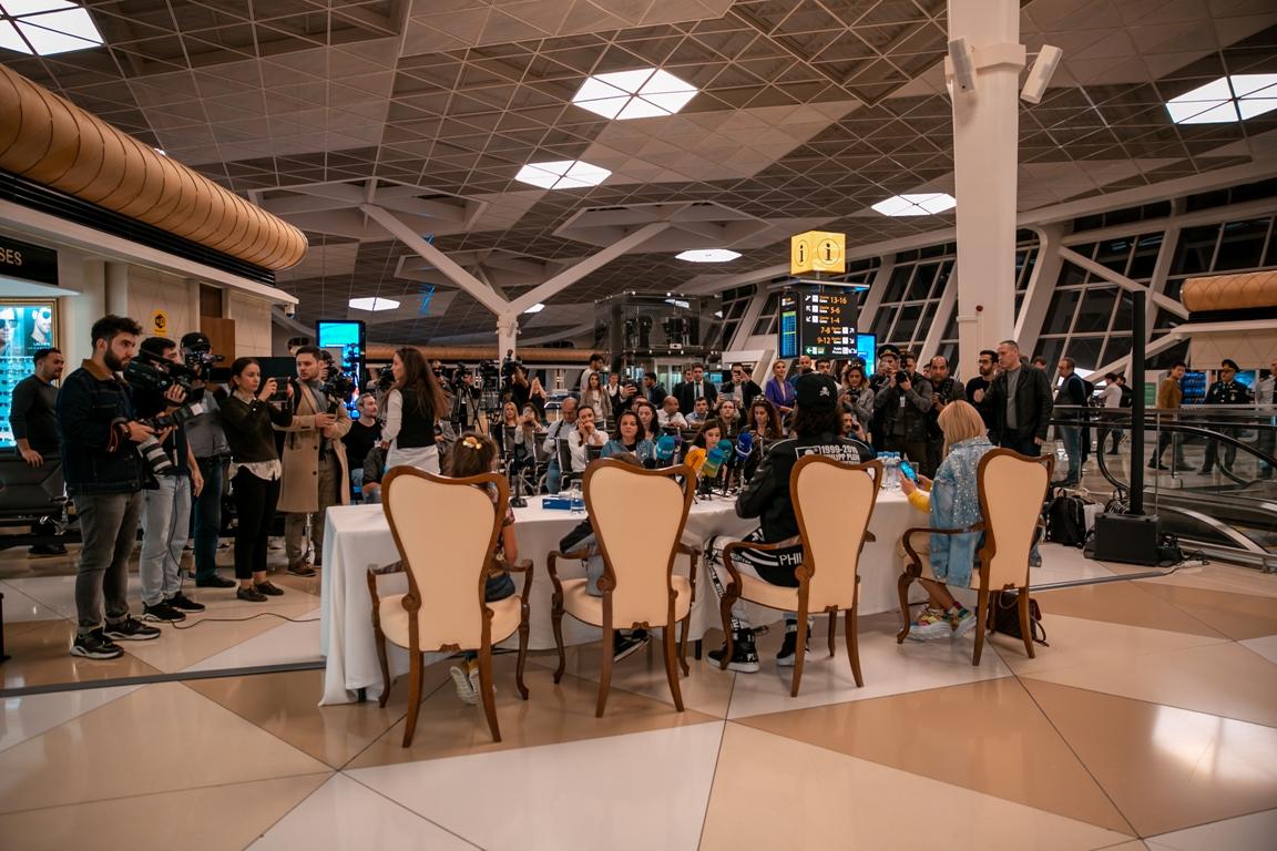 Филипп Киркоров признался в любви к Азербайджану – интересная беседа с Королем в аэропорту (ФОТО/ВИДЕО)