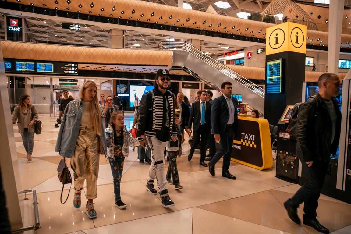 Филипп Киркоров признался в любви к Азербайджану – интересная беседа с Королем в аэропорту (ФОТО/ВИДЕО)