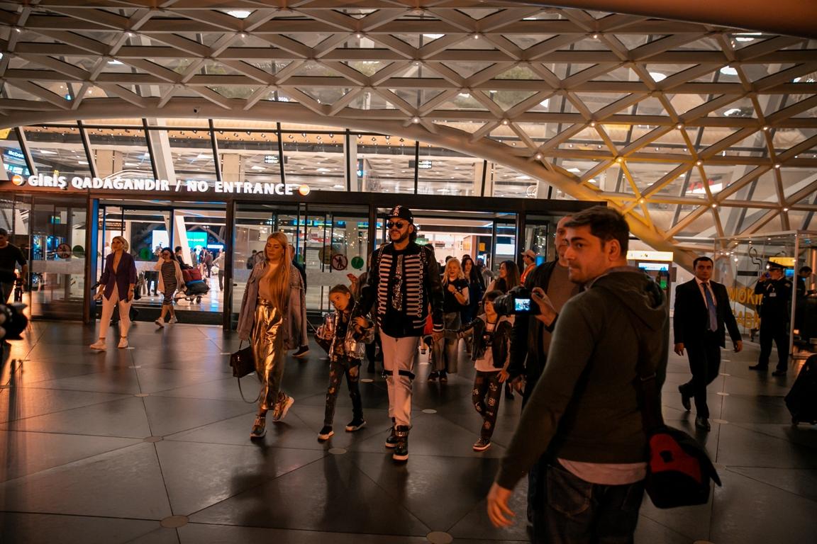 Филипп Киркоров признался в любви к Азербайджану – интересная беседа с Королем в аэропорту (ФОТО/ВИДЕО)