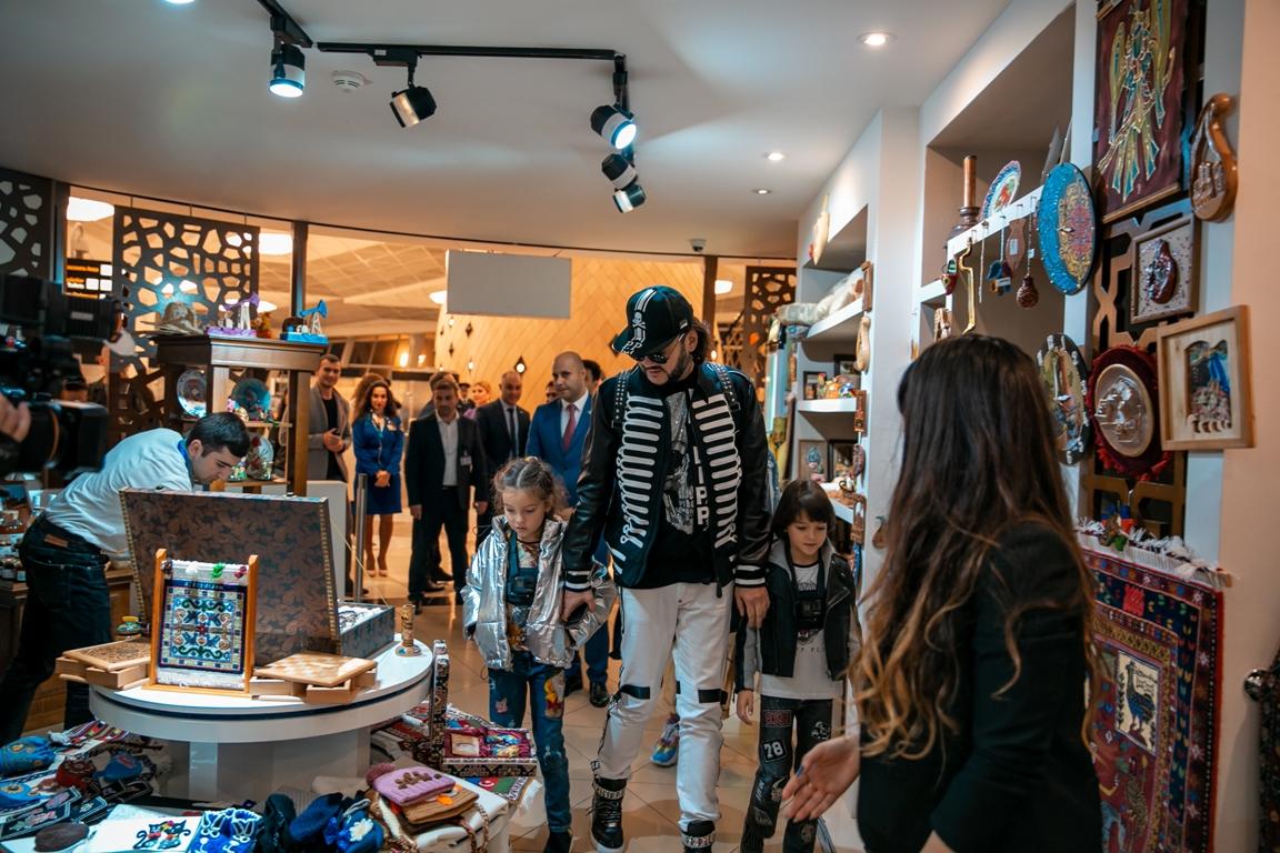 Филипп Киркоров признался в любви к Азербайджану – интересная беседа с Королем в аэропорту (ФОТО/ВИДЕО)