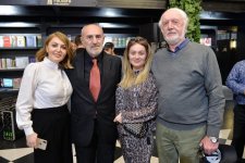 "Темница" Чингиза Алекперзаде озарилась лучезарным светом дочерей и добрых друзей (ФОТО, ВИДЕО)