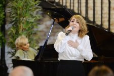 "Темница" Чингиза Алекперзаде озарилась лучезарным светом дочерей и добрых друзей (ФОТО, ВИДЕО)